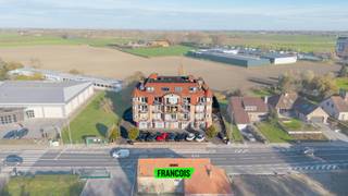 Dit charmante appartement is gelegen op de derde verdieping van een residentie te Kaaskerke (op de rand van Diksmuide). Gelegen nabij...