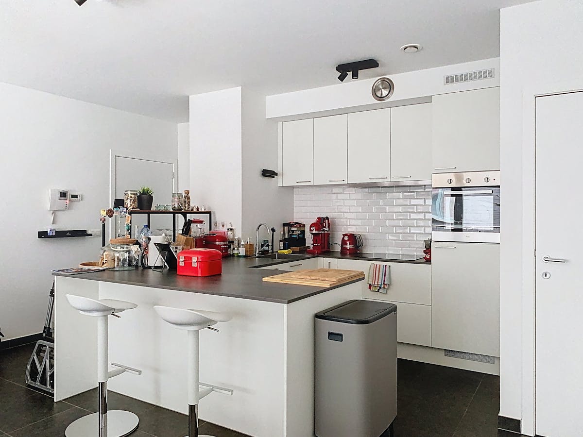 Laken - Ruim 2 slaapkamer appartement met parking - foto 4
