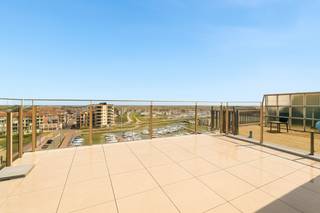Dit moderne 1-slaapkamer appartement, gelegen aan de jachthaven van Blankenberge, biedt de perfecte uitvalsbasis voor wie wil genieten van het...