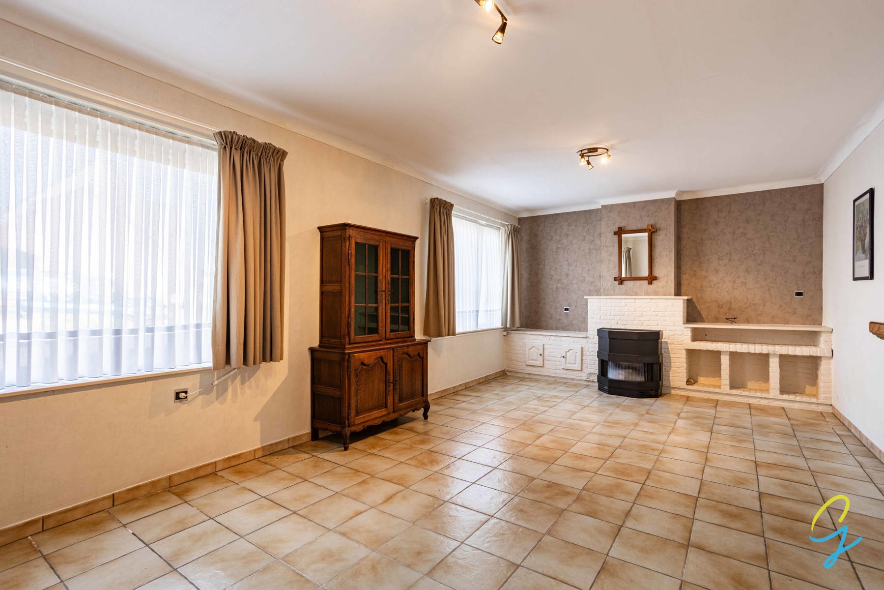 Ruime woning met 4 slaapkamers, garage en tuin te Moerzeke. - foto 3