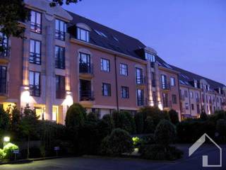 Nicely renovated apartment on the 3rd floor (elevator), overlooking the greens of Brasschaat Open Golf; consisting of: living room in L-shape (30...