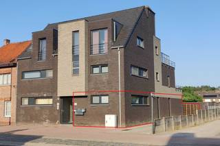 Instapklaar gelijkvloers appartement gelegen aan de Winkelomseheide in Geel, in een zeer rustige en groene omgeving vlak bij het kanaal en met...