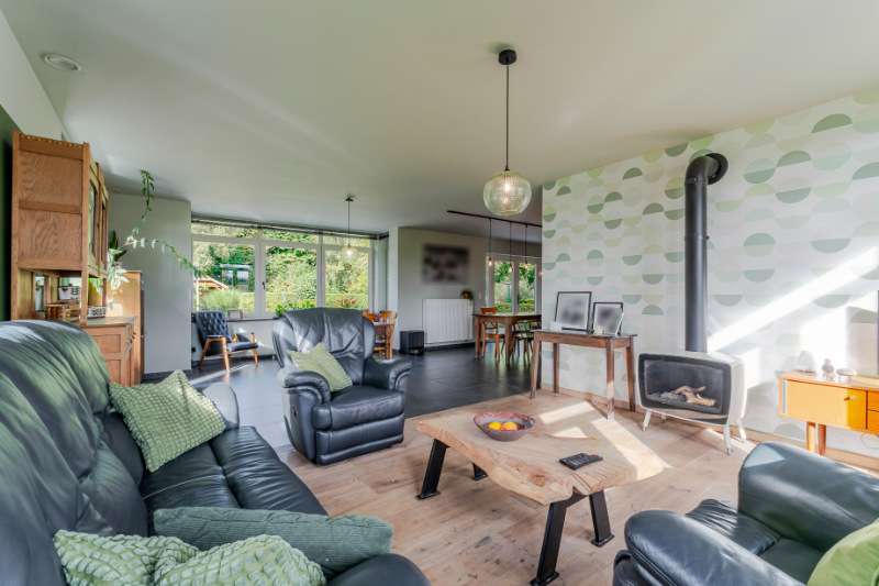 Grote woning op ruim perceel met landelijk karakter. - foto 3