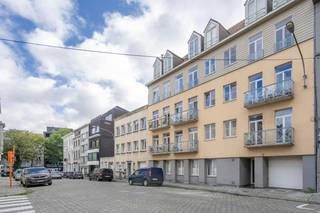Vous recherchez une place de parking à Courtrai ? Découvrez ce parking idéalement situé dans la résidence Lombardie, en plein cœur de Courtrai. Ce parking bénéficie d'un emplacement privilégié, à quelques minutes à pied de la gare de Courtrai et à proximité immédiate de boutiques, de restaurants et d'autres installations.<br /><br />GÉNÉRAL :<br />- accès sécurisé via le portail automatique<br />- à deux pas du centre de Courtrai<br />- place souterraine<br /><br />Êtes-vous également intéressé ? N'oubliez pas de demander votre visite sur www.dewaele.com !