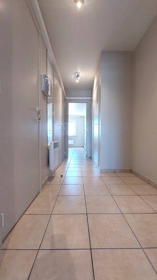 Dit gezellig en instapklaar appartement is centraal gelegen met open zicht op het Duinenplein en de duinen.Direct nabij winkels, tramhalte, zee en...