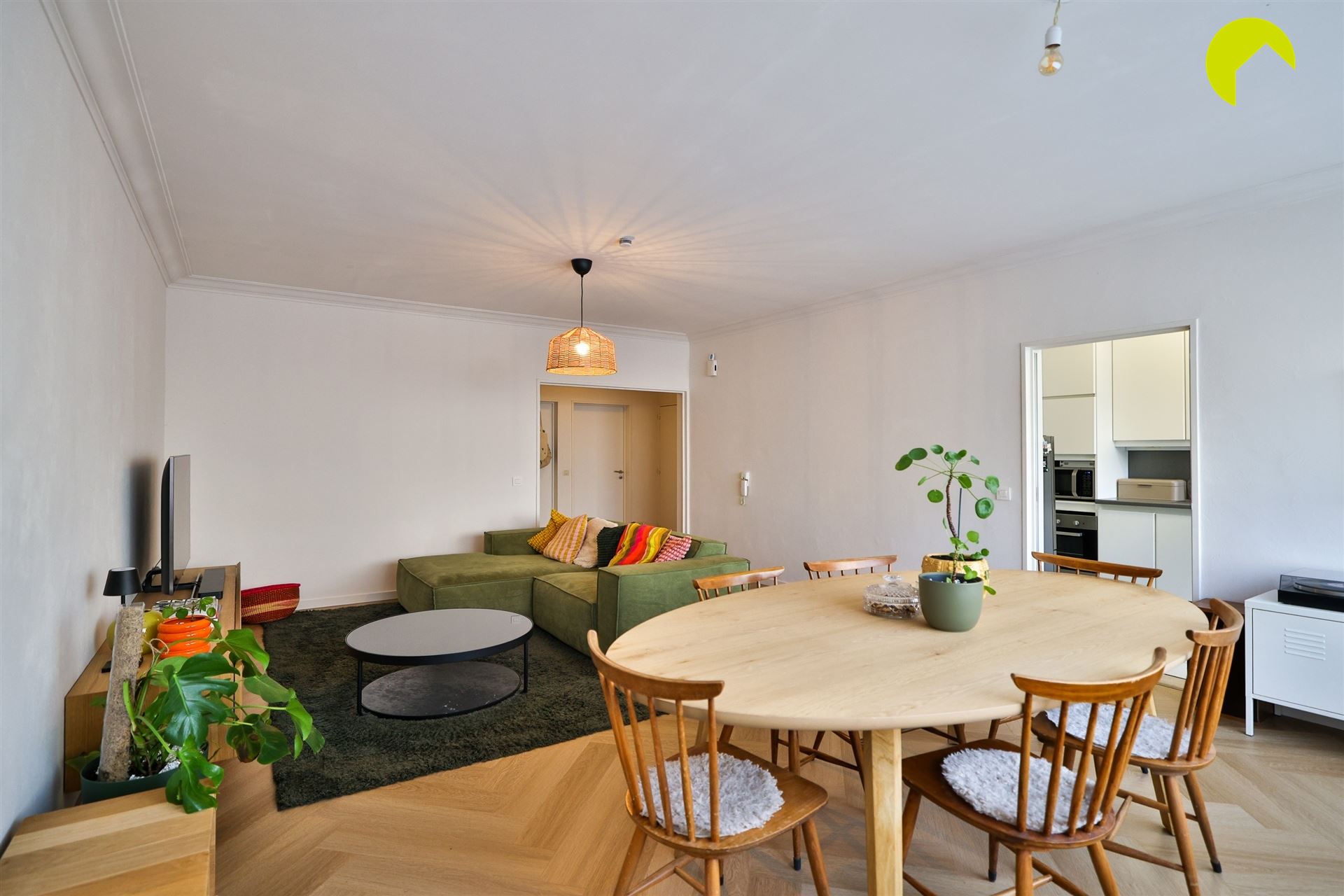 Ruim gelijkvloers appartement met aangelegde tuin - foto 3