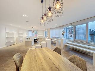 Discover this solidly built, modern commercial space of no less than 122 m², ideally located in the center of Strombeek-Bever. Thanks to the...