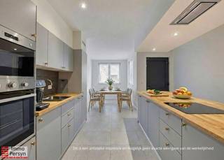 Droom je van een eigen thuis in Scherpenheuvel-Zichem zonder zorgen over renovatiewerken? Dan is deze schitterend afgewerkte woning aan de Diestsestraat 111 dé kans van je leven!<br /><br />Dit pand heeft zojuist een complete en hoogwaardige metamorfose ondergaan, waarbij elk detail is geoptimaliseerd voor modern wooncomfort.<br />Je wordt verwelkomd in een strak, instapklaar interieur met lichte, neutrale tinten en warme houtlook accenten, van de lichte tegelvloeren tot de elegante trap.<br /><br />De woning beschikt over een uitstekend energieprestatielabel B, wat resulteert in een aanzienlijk lagere energiefactuur. Bovendien is de veiligheid en gezondheid gegarandeerd, aangezien alle asbesthoudende materialen zijn verwijderd tijdens de grondige renovatie. <br /><br />De tuin is voorzien van een nieuw terras en op maat gemaakte plantenbakken/moestuinbakken voor de liefhebber. Met zijn drie slaapkamers, uitstekende EPC-score en toplocatie combineert deze woning de charme van een rijwoning met de voordelen van een gloednieuwe, energiezuinige constructie. <br /><br /><strong><u>INDELING</u></strong><br /><strong>Gelijkvloers:</strong> inkomhal, technische ruimte met berging, toilet, zithoek, leefkeuken<br /><strong>1<sup>ste</sup> verdieping: </strong>nachthal,<strong> </strong>badkamer, toilet en masterbedroom<br /><strong>2<sup>de</sup> verdieping onder het dak:</strong> 2 slaapkamers<br /><strong>Tuin:</strong> met terras en tuinberging<br /><strong>Kleine kelder</strong><br /><br />Ervaar zelf de vele voordelen van deze woning tijdens een persoonlijke rondleiding. Maak vandaag nog je afspraak.<br />Mail naar info@immopersyn.be of bel 013 444 008.