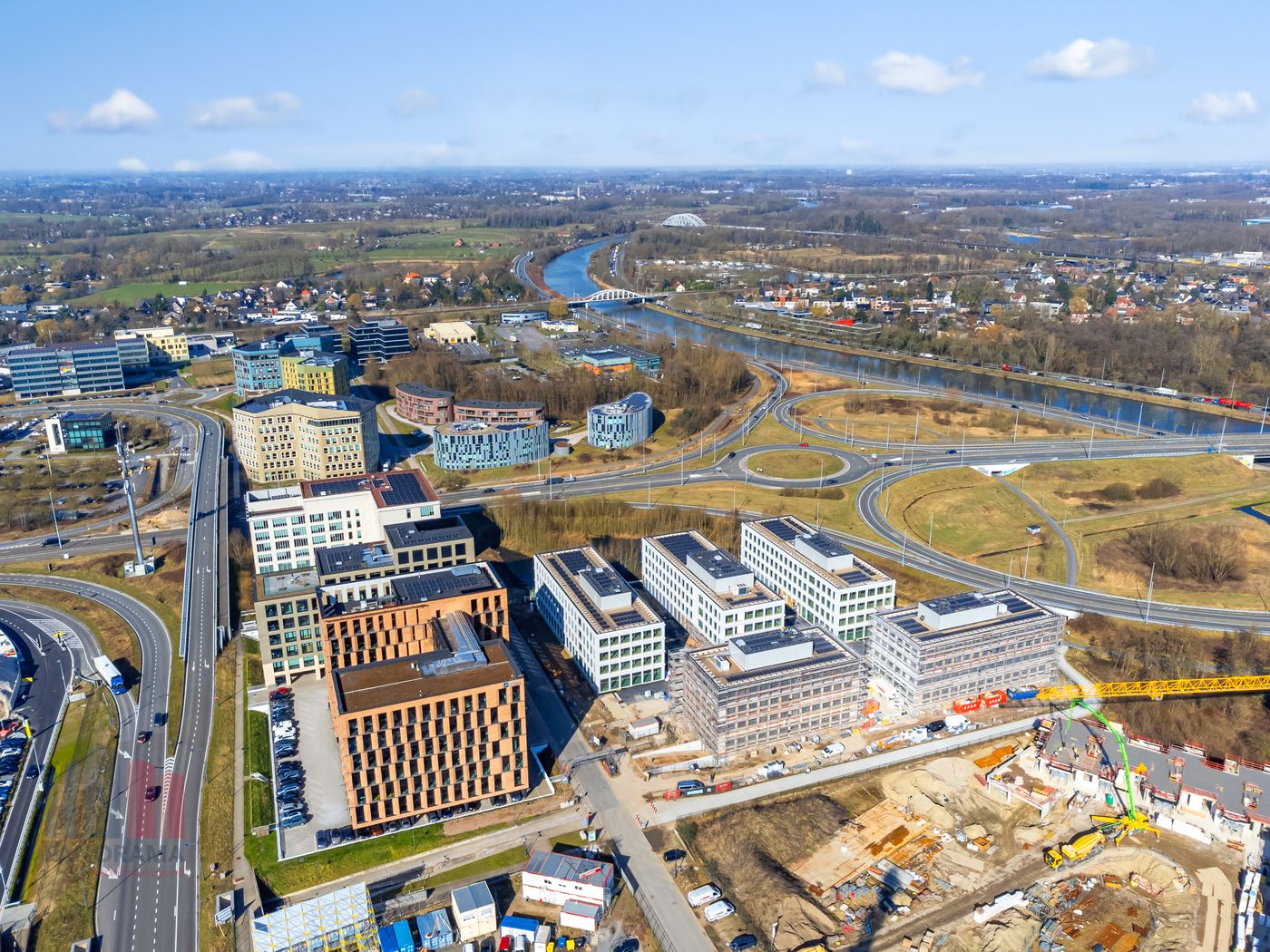 Unieke kantoorruimte op absolute toplocatie met visibiliteit van de R4 - foto 1