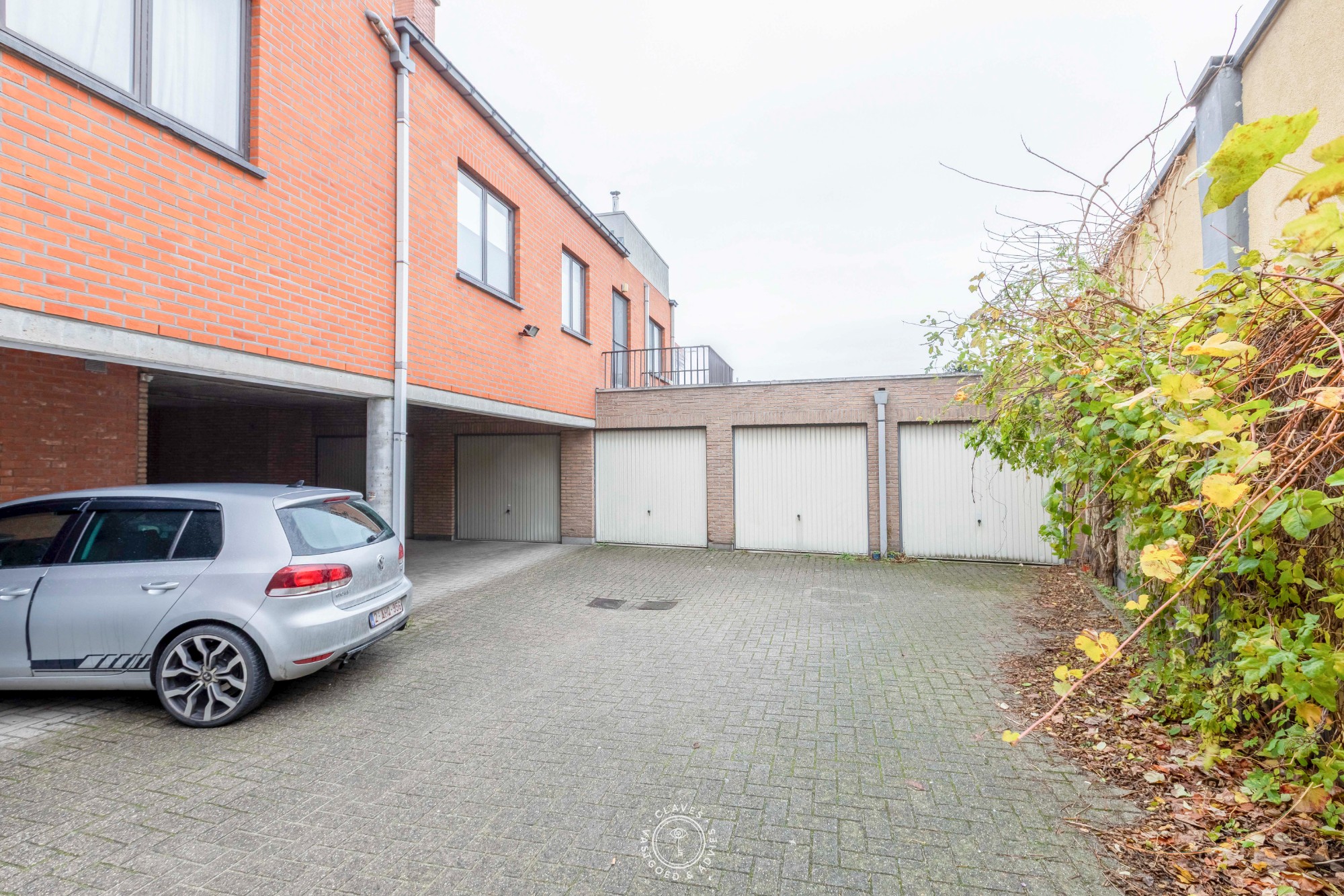 Zeer interessante opbrengsteigendom op wandelafstand van het station (11 units en 8 autostaanplaatsen) - foto 4