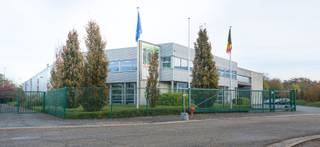 Uniek bedrijfscomplex met atelier en kantoren – TE KOOP of TE HUURDit uitzonderlijke bedrijfscomplex geniet van een strategische ligging vlak bij de...