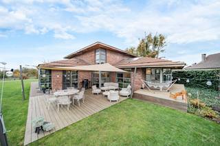 Turnkey villa – fully equipped and ready to move inIdeally located in the sought-after Driesenweg/Linthoutsstraat area, at the gates of Brussels,...