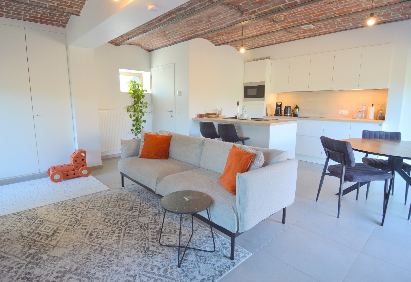 Gerenoveerde hoeve in Heule met vlotte bereikbaarheid - foto 4