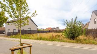 Bouwgrond  van 493m² in een rustige nieuwe verkaveling te Deerlijk.Een ideale plaats voor wie op zoek is naar rust en ruimte dichtbij alle...