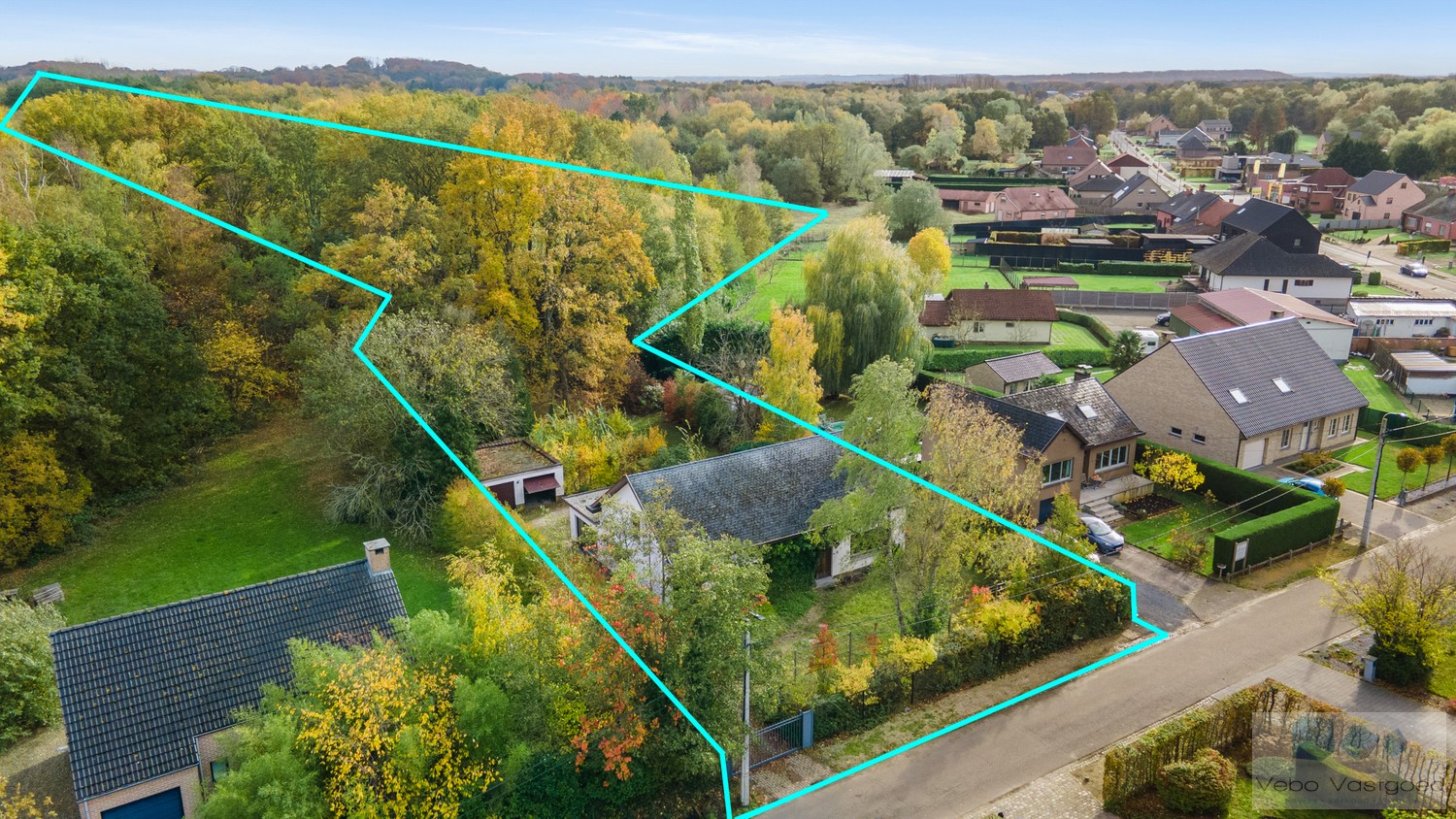 Unieke woning op 1795 m² met achterliggend weiland van 4950 m² - foto 1