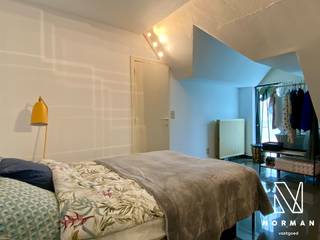 In de Kouterstraat, nabij het centrum van Kuurne, is dit appartement gelegen. Het is gelegen in een rustige buurt op het bovenste verdiep van het gebouw.<br /><br />De leefruimte is voorzien van parket en open keuken. Achteraan is er een groot raampartij met aansluitend terras. Verder is er een zeer ruime slaapkamer en aanpalende de badkamer. Ligbad, wastafel, toilet en was voorziening is voorzien.<br /><br />PLUSPUNTEN:<br />+ nabij het centrum<br />+ prijs-kwaliteit<br />+ aparte tellerstanden