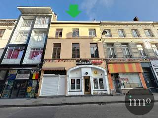 Brussel (Elsene) : IMMO STORE stelt u dit TE RENOVEREN gebouw voor met op het gelijkvloers een winkel en een bar. De TWEE VERDIEPINGEN werden...