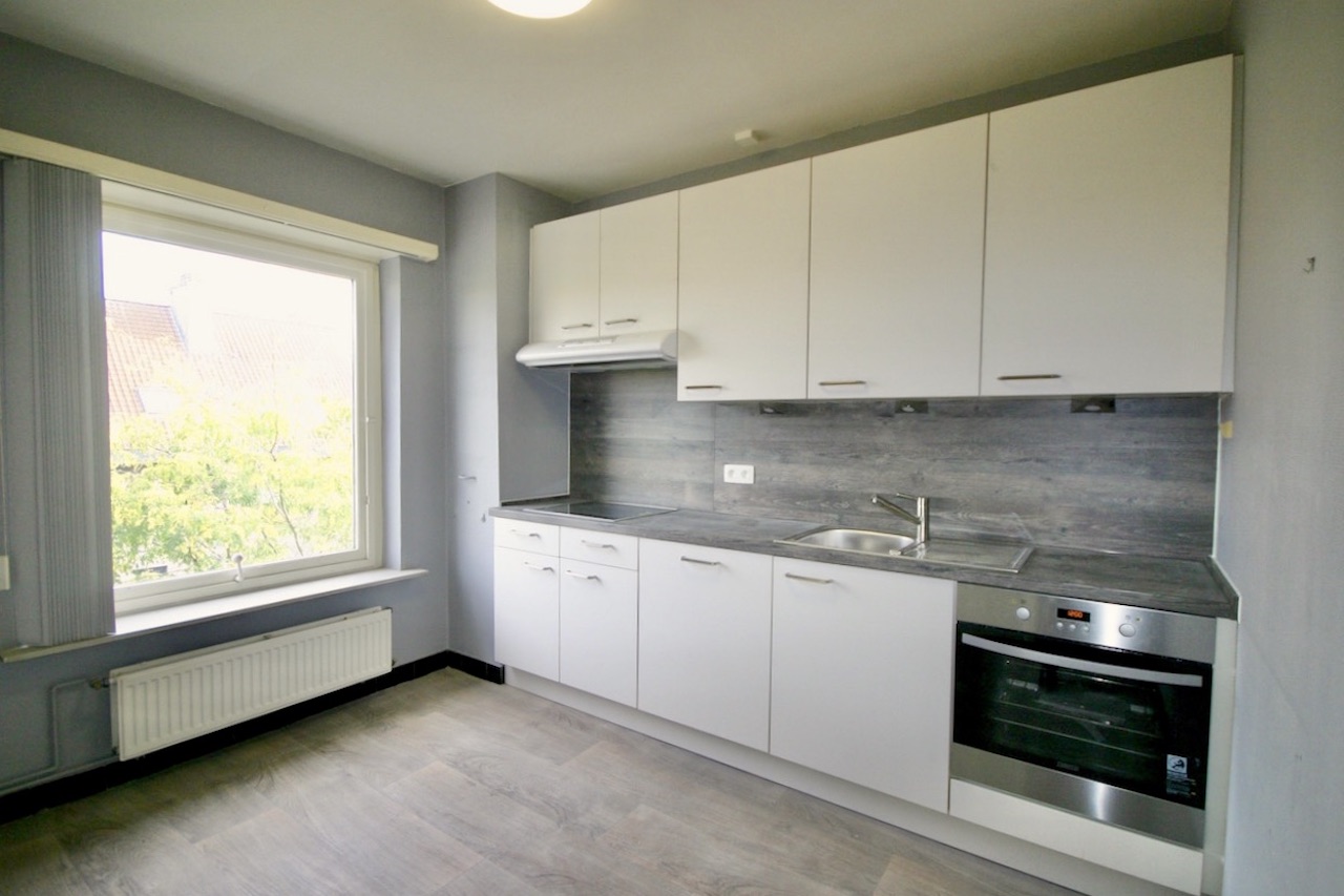 Gerenoveerd, centraal gelegen appartement met 2 slpk en terras voor 800 EUR/mnd - foto 5