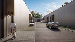 <p>In een nieuw KMO-project in Haren komt deze moderne bedrijfsunit van 144 m² te huur. Dankzij de ligging vlak bij de Ring R0, de E40 en de luchthaven van Zaventem bereikt u zowel Brussel als de Vlaamse rand op enkele minuten. De unit wordt opgeleverd in december en is ideaal voor ambachtelijke activiteiten, opslag, logistiek of een technische dienst.</p>
<p>Kenmerken:</p>
<ul>
<li>Oppervlakte: 144 m²</li>
<li>Vrije hoogte: 6 m</li>
<li>1 sectionale poort voor vlotte laden en lossen</li>
<li>1 private parkeerplaats</li>
<li>Nieuwbouw, energiezuinig en instapklaar bij oplevering</li>
</ul>
<p>Huurprijs: € 1.650 per maand, excl. btw en excl. kosten.<br />Beschikbaar: vanaf december 2026.</p>
<p>Interesse of een plan ontvangen? Neem contact op met Laurens De Becker via laurens.debecker@structura.biz of 02 462 32 00.</p>