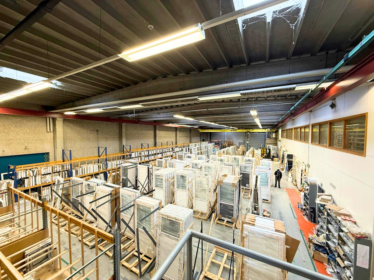 Magazijn (ca. 995 m²) met rolbrug en kantoren te huur Zulte - foto 3