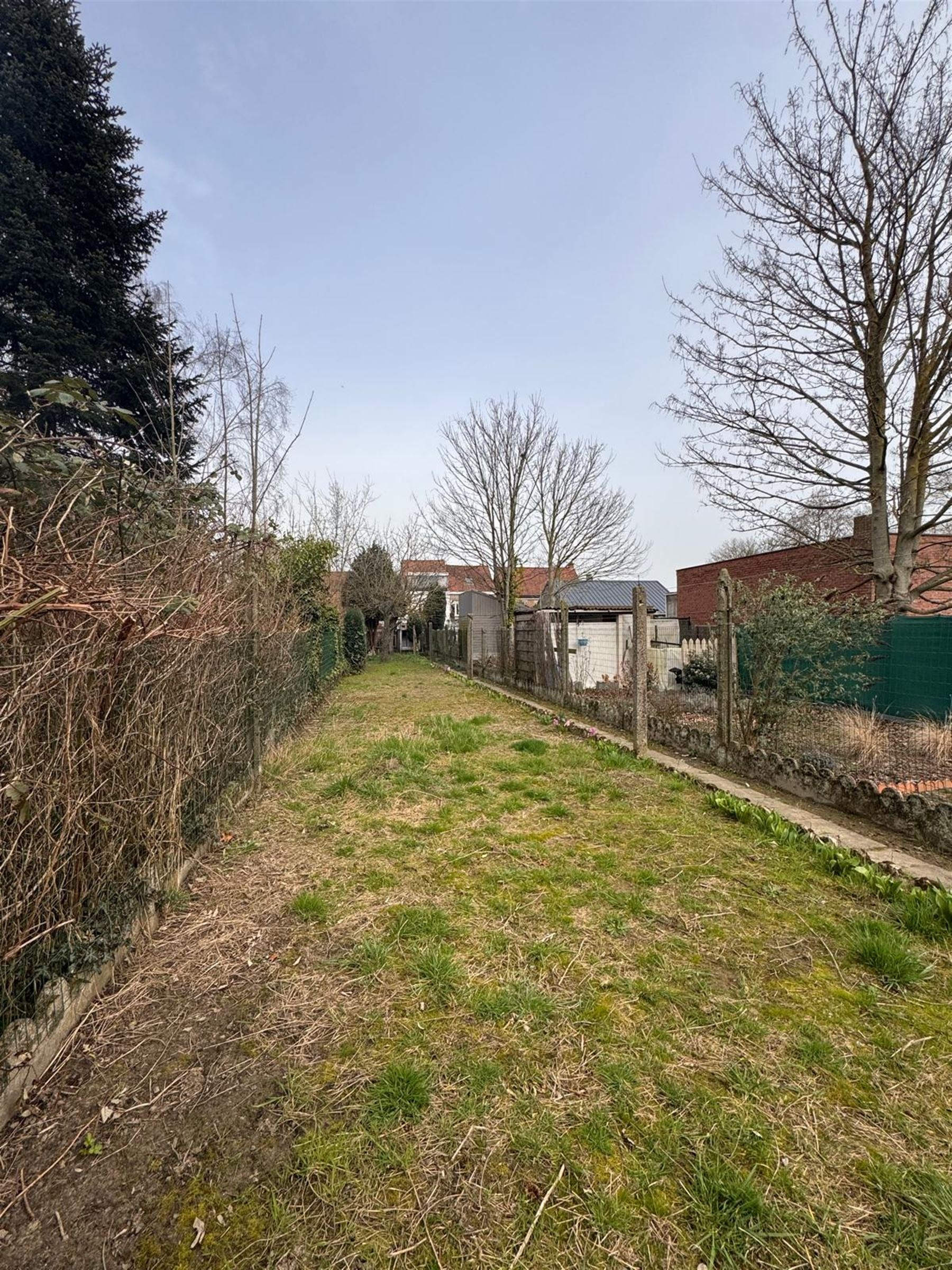 Renovatiewoning met potentieel op 328 m² in het centrum Zwevegem

 - foto 5