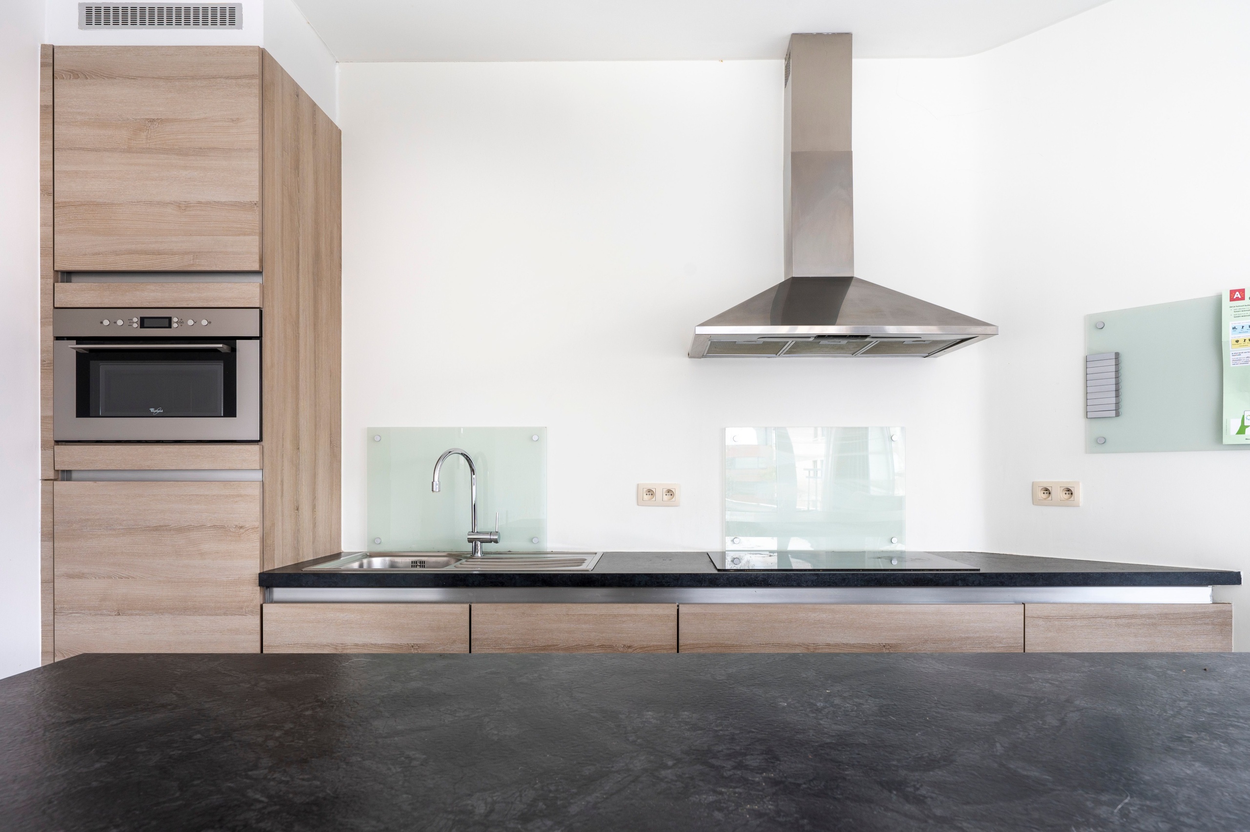 Ruim, energiezuinig 2 slaapkamer appartement met staanplaats in Wilrijk te huur! - foto 5