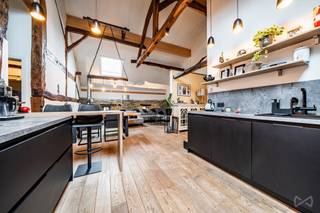 We Invest Malmedy is pleased to present this multi-unit property with endless possibilities, located in the peaceful hamlet of Setz, in Saint-Vith, in the heart of a particularly sought-after green setting.<br /><br />Built on a 2,597 m² lot, this property offers nearly 345 m² of living space and currently consists of a 6-person guesthouse, an apartment, a workshop with storage areas, and an authentic valley house dating back to 1615.<br /><br />Completely renovated in 2022, the property requires no further work and offers numerous advantages: EPC C, up-to-code electrical system, solar panels, sheep’s wool insulation, compliance with fire safety standards, and oil-fired central heating.<br /><br />The vacation rental, available on a short-term basis and boasting excellent reviews, features 3 bedrooms, a spacious living room, a fully equipped kitchen, and a bathroom with a whirlpool tub. The apartment, available starting April 1, 2027, features a bright living room opening onto a fully equipped kitchen, an office, and a master bedroom with an en-suite bathroom and a pellet stove.<br /><br />Each unit has its own southeast-facing terrace, perfect for fully enjoying the peaceful surroundings.<br /><br />Numerous possibilities for additional development remain available thanks to the attics and available land.<br /><br />A rare property, ideal for combining residential living, tourism, or a professional venture in one of the most sought-after regions of eastern Belgium.