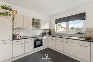 We vinden dit instapklare appartement met 3 slaapkamers, een berging en een garage terug in een kleinschalige residentie nabij het centrum...