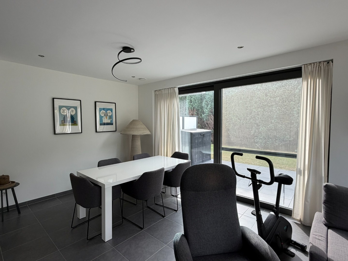 Appartement met twee slaapkamers en groot terras - foto 4