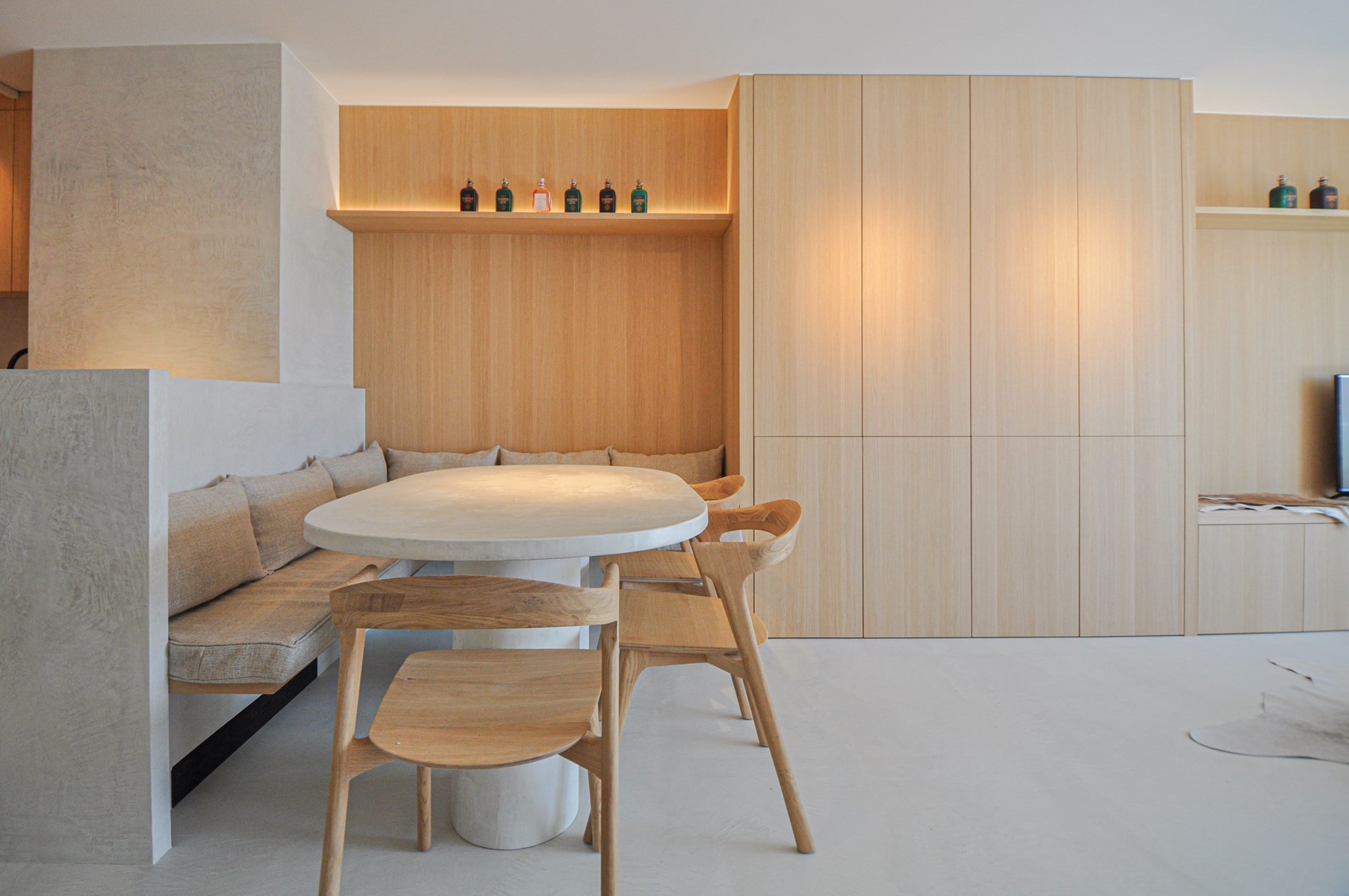 Appartement entièrement rénové avec une grande terrasse ensoleillée. - photo 2