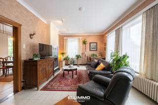 Charmante, sfeervolle gezinswoning met 4 slaapkamers gelegen tegenover het mooie en groene park Edelhof, midden in het centrum van Munsterbilzen...