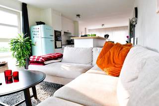 Het betreft een appartement op de eerste verdieping (geen lift aanwezig)Het appartement heeft 2 slaapkamers, een terras vooraan en een terras...