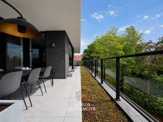 Welkom in deze uitzonderlijke penthouse (160  m², bouwjaar 2022) waar luxe, ruimte en rust centraal staan.Gelegen op een absolute toplocatie in...