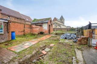 In het centrum van Bertem, in een rustige eenrichtingsstraat met zicht op de kerk, bevindt zich deze eigendom met uitstekend potentieel voor sloop...