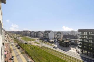 Op wandelafstand van het Heldenplein vinden we dit gerenoveerd appartement te koop. Het appartement beschikt over één ruime slaapkamer met...