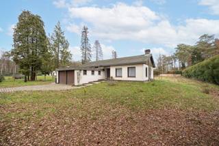 Cette habitation à rénover bénéficie d’un emplacement absolument privilégié, à la frontière de Wuustwezel, Kapellen et Brasschaat, dans une rue...