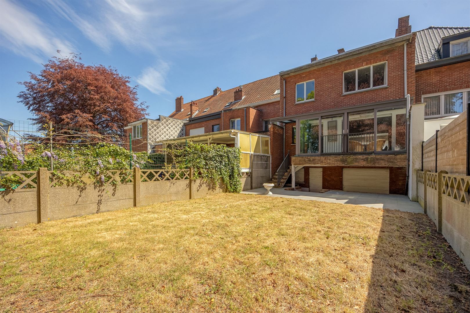Ruime te renoveren woning met tuin in dorpscentrum - foto 4