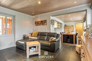 Voor meer info en foto’s, surf naar www.swevers.be – Deze instapklare gelijkvloerse woning in Koersel (Schomstraat 168) biedt met haar 177...