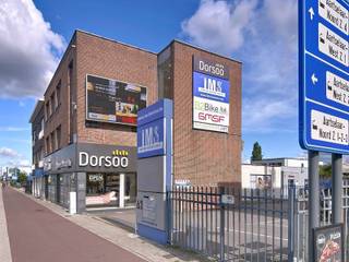 Op zoek naar een kantoorruimte met maximale visibiliteit? Deze instapklare kantoorruimte van ca. 100 m² bevindt zich op een commerciële toplocatie langs de A12, ideaal voor bedrijven die zichtbaarheid en bereikbaarheid belangrijk vinden.<br /><br />De ruimte is modern ingericht en biedt tal van mogelijkheden voor verschillende professionele activiteiten. <br /><br />Troeven:<br />Uitstekende zichtlocatie langs de A12<br />Kantooroppervlakte ca. 100 m², uitbreidbaar tot 200 m²<br />3 parkeerplaatsen naast het gebouw inbegrepen in de prijs<br />Mogelijkheid tot reclame aan de gevel én op de totem voor het gebouw<br />Geschikt voor diverse professionele doeleinden<br />Goede bereikbaarheid voor klanten en medewerkers<br />Een unieke kans om uw onderneming te vestigen op een toplocatie met uitstraling, parkeergelegenheid en maximale zichtbaarheid.
