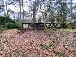 SCHILDE - Bouwgrond van ca 1584m2 met af te breken woning aan het regime van 6% BTW (sloop - en heropbouw)Deze af te breken woning bevindt zich op...