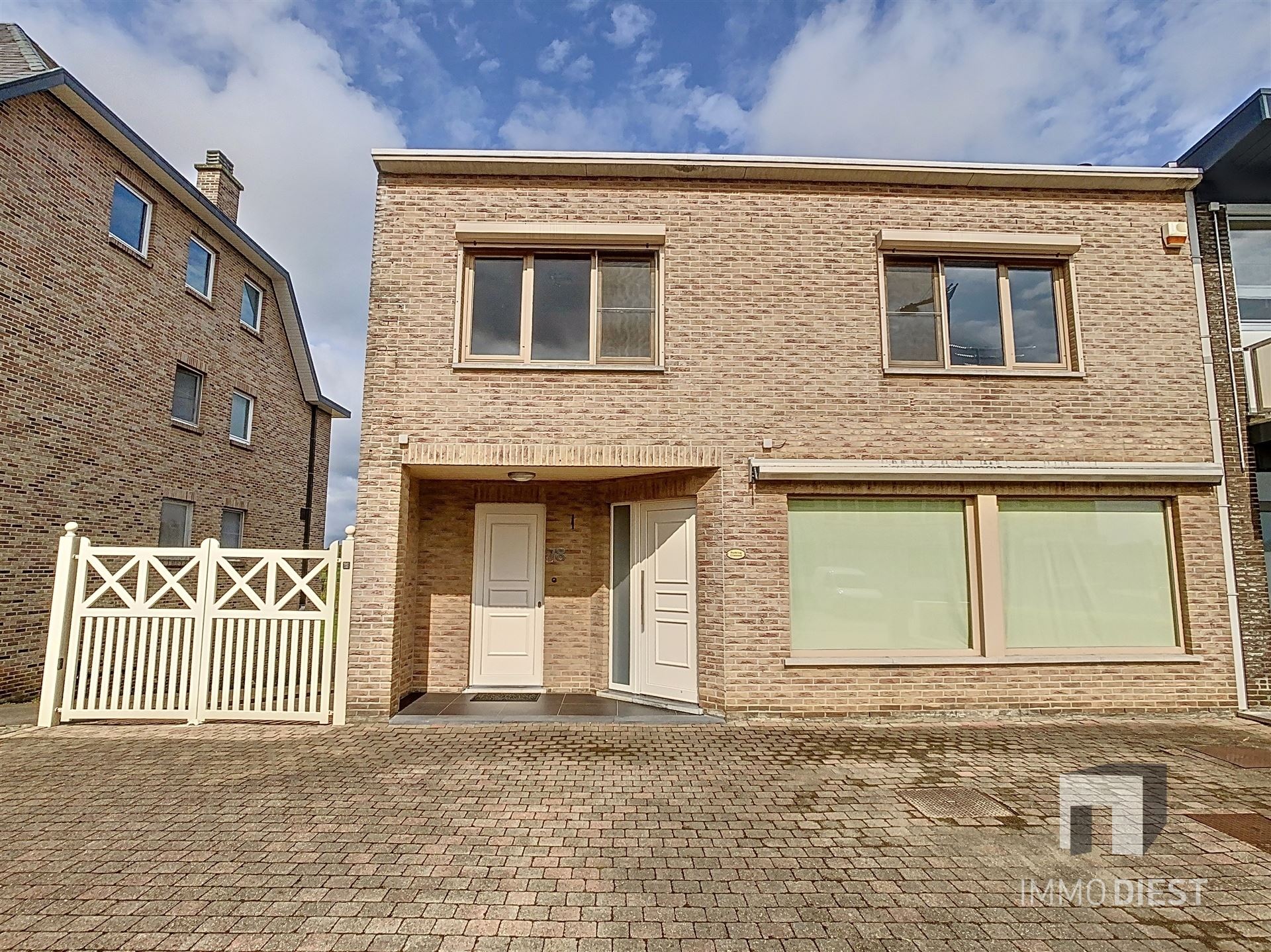 Handelszaak met woonst - foto 1