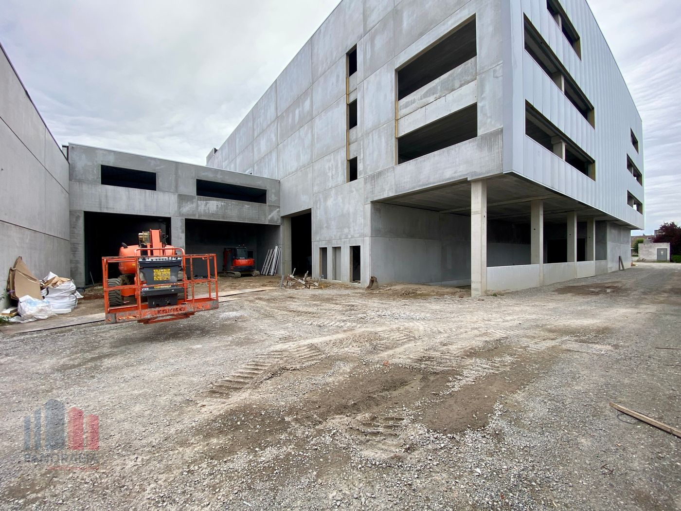4.229 m² bedrijfsgebouw langs de bedrijvige Beernemsteenweg - foto 1