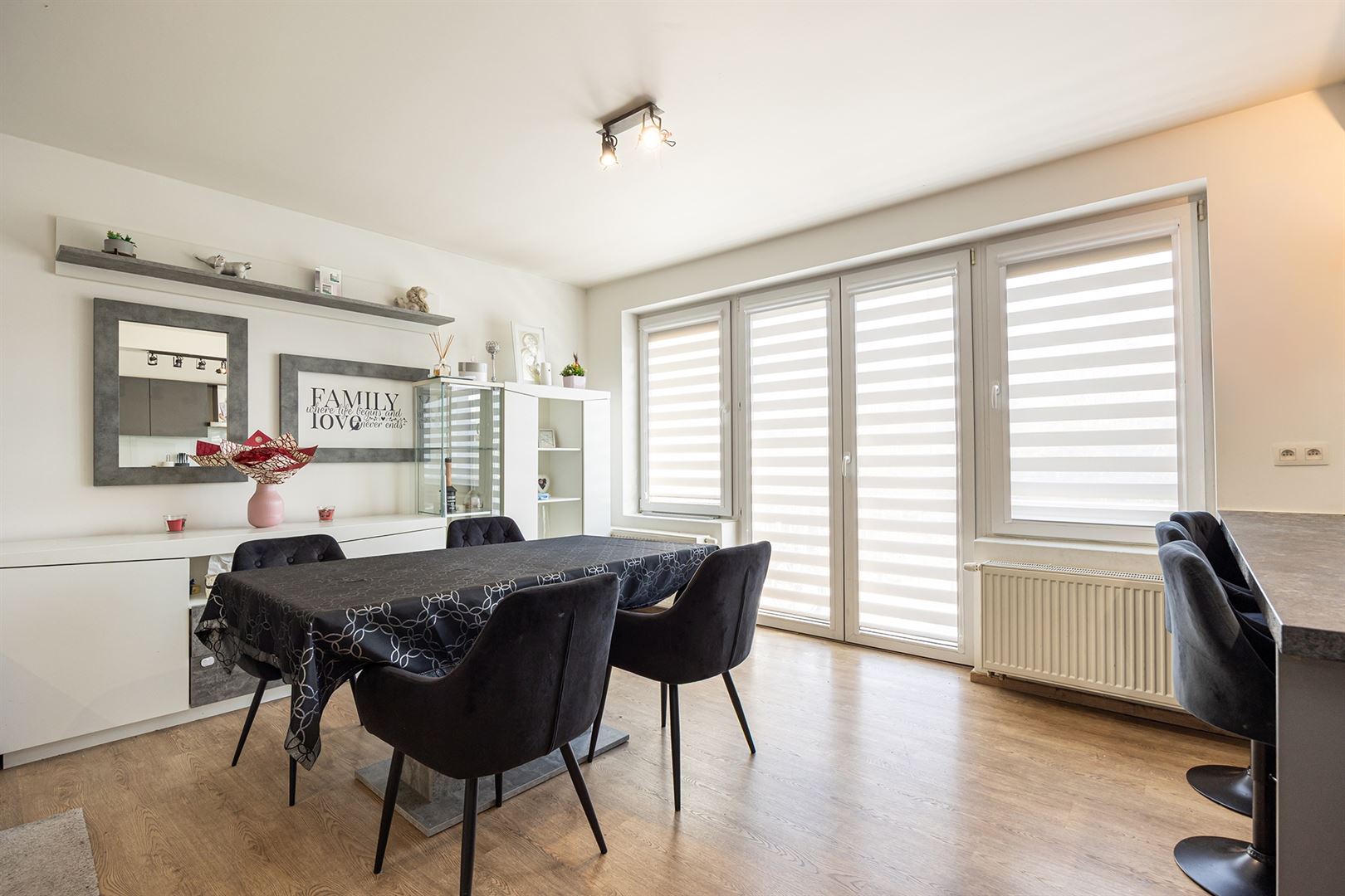 Move-in ready gem among the parks - photo 4