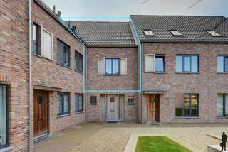 Moderne duplex appartement met 3 slaapkamers in het Woonerf Ganzendries te Hoogstraten.In Hoogstraten-centrum, op een steenworp van het bruisende...
