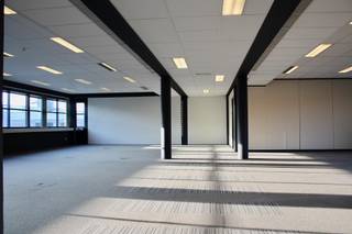 Te huur: centraal gelegen kantoorgebouw te Aalst (Erembodegem). Deze centraal gelegen kantoorruimte bevindt zich te Erembodegem op de...