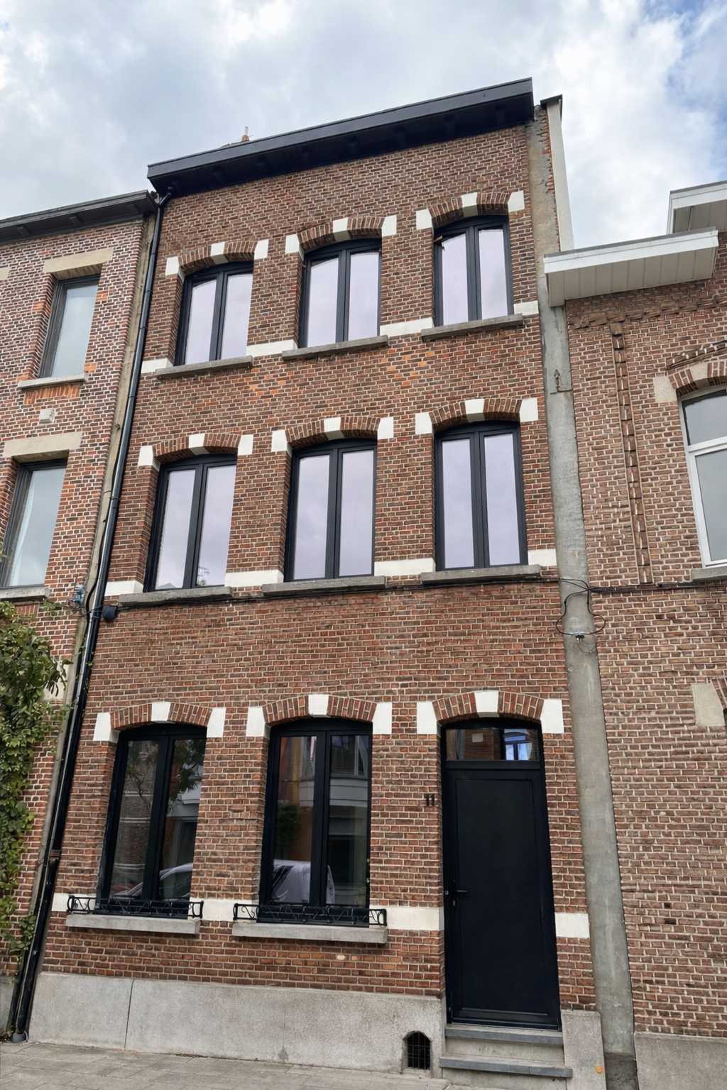 Huis te koop in Berchem met 6 slaapkamers - foto 3