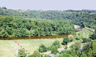 Dit perceel bouwgrond geniet van een unieke ligging! Aan de oevers van de Semois bevindt zich dit perceel van maar liefst 7801 m² geschikt voor...