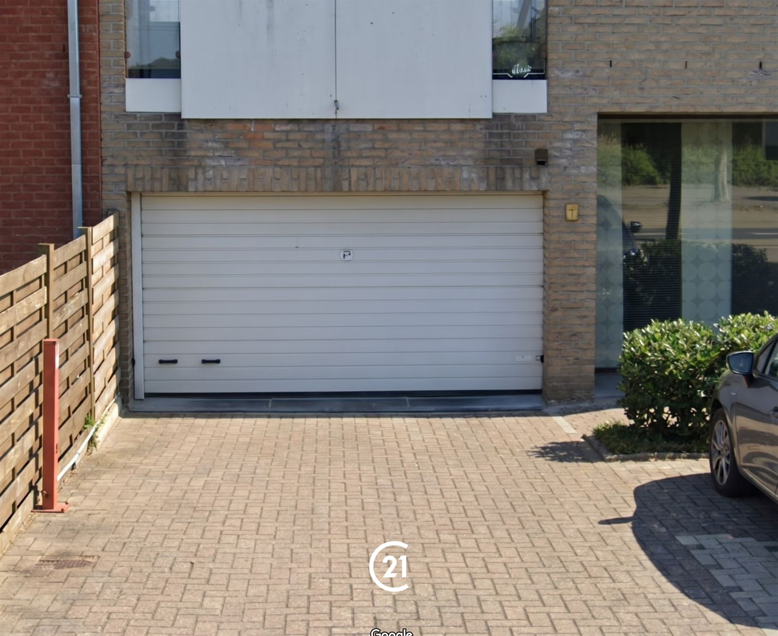 garagebox in ondergrondse afgesloten garage nabij station. voor snelle beslissers. €85 per maand.ongeveer 5m lang.