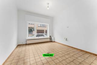 In het hart van de bruisende badstad Blankenberge bevindt zich deze opgefriste en centraal gelegen stadswoning met drie ruime slaapkamers. Dankzij...