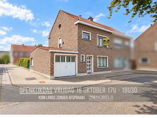 <span><strong><span>🏠 Ontdek je nieuwe thuis tijdens het weekend van de OPENKIJKDAGEN!<br />📅 Vrijdag 16 oktober⏰ 17u – 18u30<br />📌 Vrij toegankelijk – GEEN afspraak nodig<br />📞 Wil je eerder al een kijkje nemen? Bel ons op ☎️ 055 30 92 90</span></strong></span><br /><br />Deze <strong>TE RENOVEREN HALFOPEN BEBOUWING</strong> vormt een interessante opportuniteit voor wie op zoek is naar een <strong>BETAALBARE WONING MET POTENTIEEL</strong> en de vrijheid om deze volledig naar eigen smaak en hedendaagse woonnormen te vernieuwen.<br /><br />De woning beschikt over <strong>GEZELLIGE LEEFRUIMTES, 3 VOLWAARDIGE SLAAPKAMERS</strong>, een inpandige <strong>GARAGE </strong>en een grote <strong>ZOLDERRUIMTE</strong> die bijkomende mogelijkheden biedt. De bestaande indeling vormt een mooie basis voor een grondige renovatie en verdere optimalisatie.<br /><br />Buiten geniet u van een volledig afgesloten <strong>ZUIDWESTGERICHTE STADSTUIN</strong> met terras en tuinhuis: een aangename buitenruimte met privacy en een gunstige oriëntatie.<br /><br />De woning bevindt zich in een <strong>RUSTIGE</strong> doch heel <strong>CENTRALE</strong> omgeving, op korte afstand van het<strong> CENTRUM VAN OUDENAARDE</strong>, HET STATION, SCHOLEN EN VOORZIENINGEN. Een absolute troef.<br /><br />Een<strong> TE MODERNISEREN WONING MET TAL VAN MOGELIJKHEDEN</strong>, ideaal voor wie zelf de handen uit de mouwen wil steken en hier een eigentijdse thuis van wil maken.<br /><br />Kom snel zelf de mogelijkheden van deze woonst ontdekken. Contacteer ons voor meer informatie of een bezichtiging!<br /><br />Adres: Hendrick Consciencestraat 15 te Oudenaarde<br />EPC: 534 kWh/m²;
<h4> </h4>